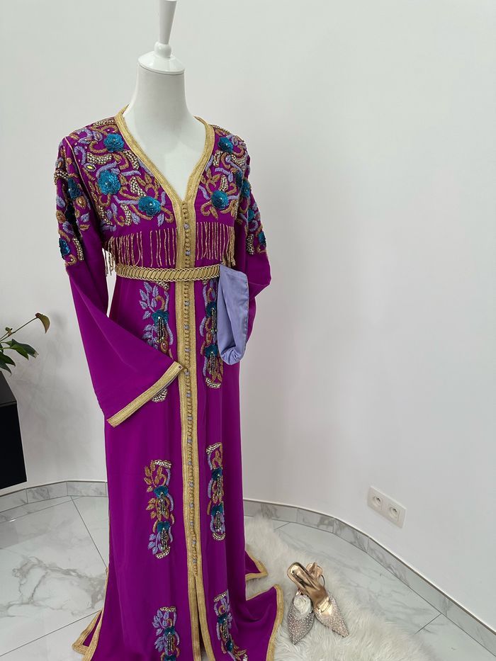 Caftan perlé neuf