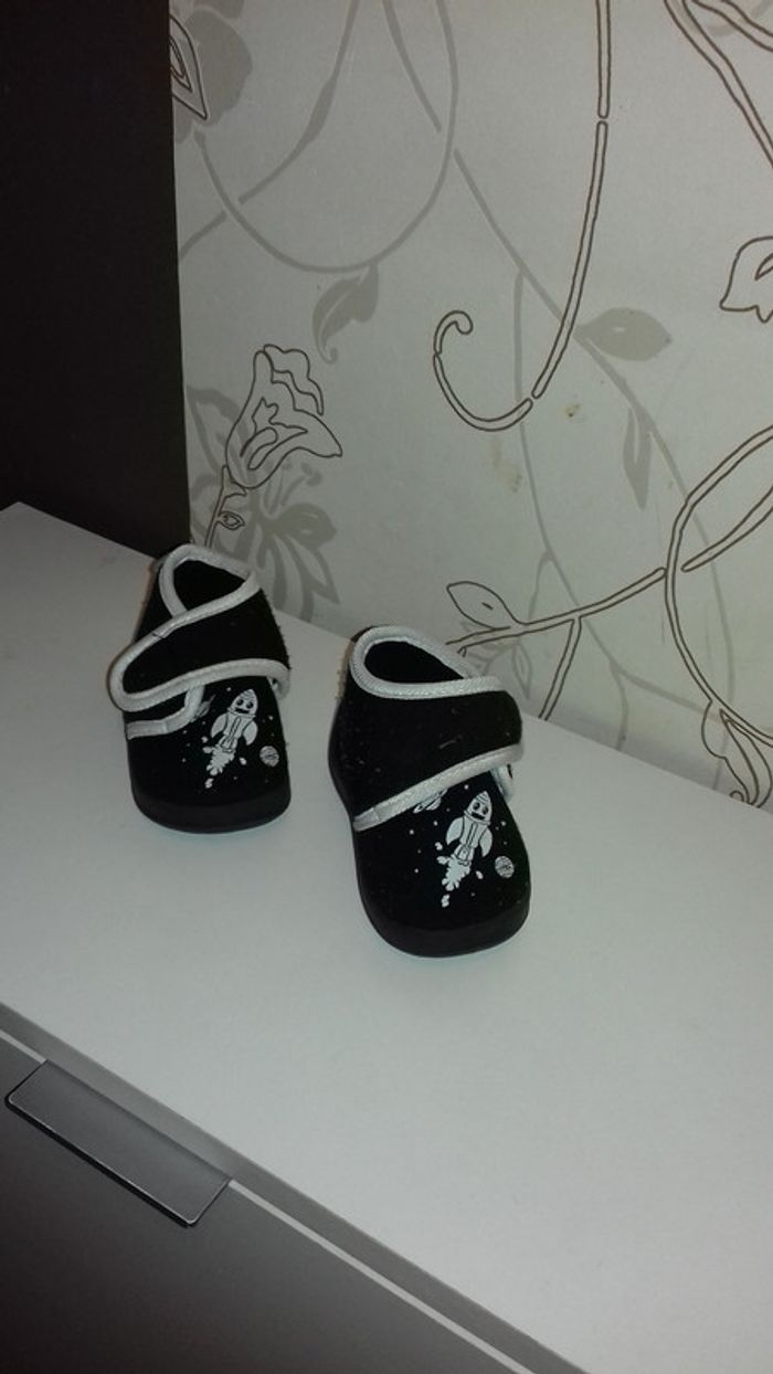 Chaussons taille 19