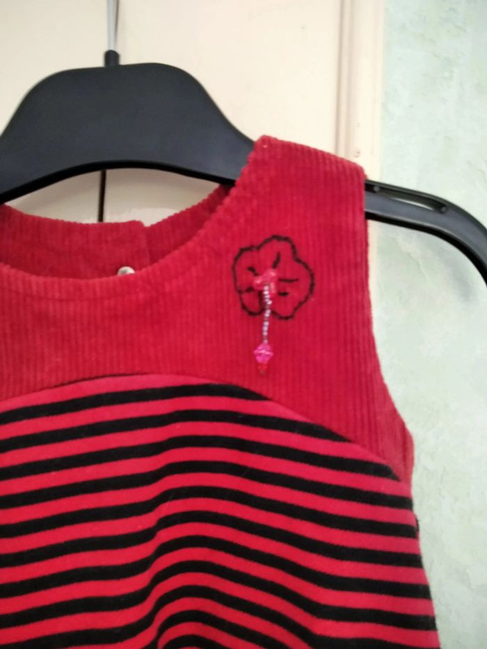 Robe rouge + gilet 18 mois - photo numéro 5