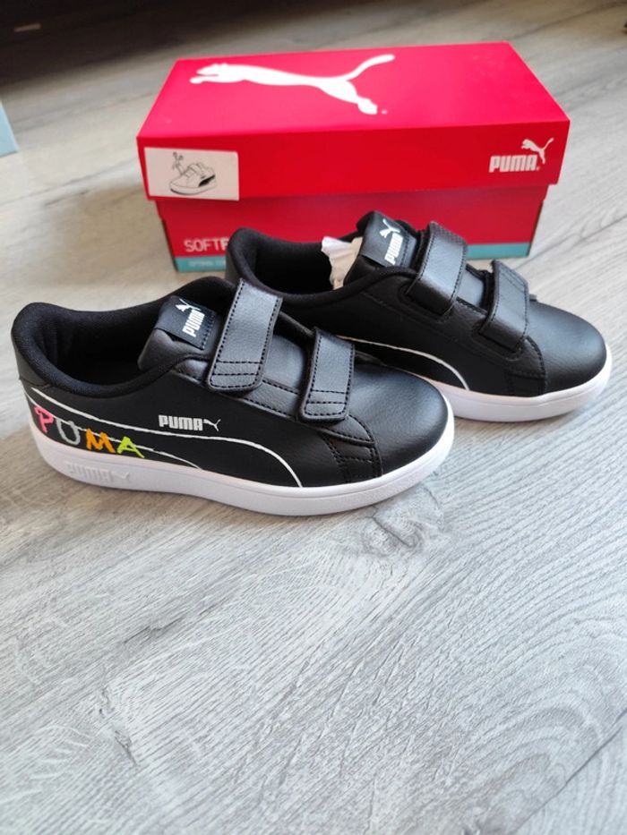 Baskets Puma Smash V2 Home School
Pointure 33 - photo numéro 2