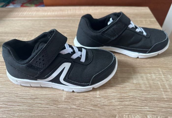 Baskets noires enfant T 29 - photo numéro 2