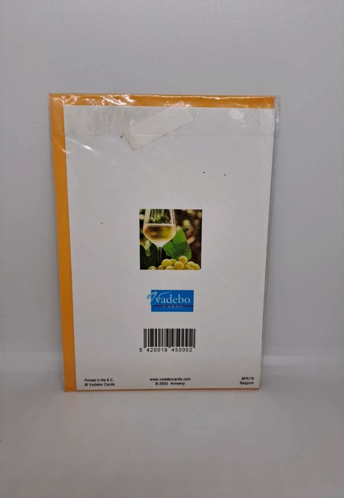 Carte postale avec son enveloppe.
11,5x17cm.
NEUVE. Bon anniversaire verre - photo numéro 2