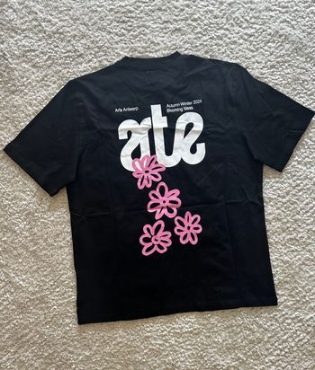 T-shirt Arte Noir Imprimé rose | Neuf | Taille M pour hommes