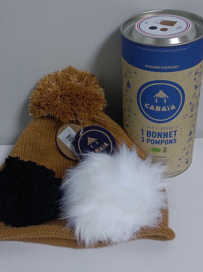 1 Bonnet cabaïa adulte 3 pompons 100% acrylique couleur camel neuf jamais porté envoi rapide - photo numéro 6