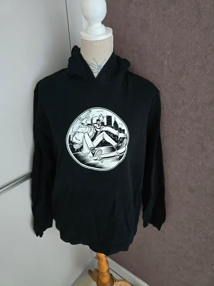 Sweat skate Kiabi taille M 18 ans 176 182 cms très bon état