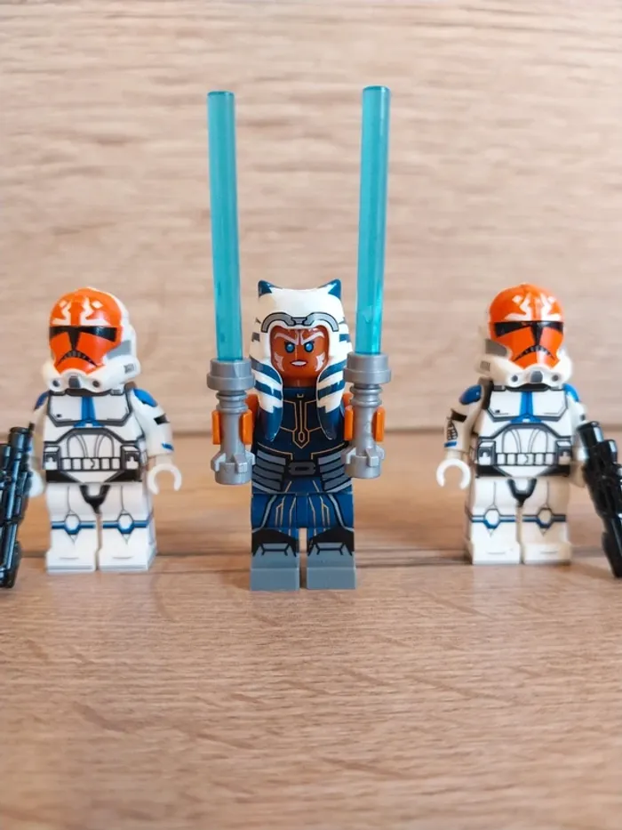 Figurines type lego Jedi Ashoka + 4 clones de la légion d'Ashoka star wars - photo numéro 2