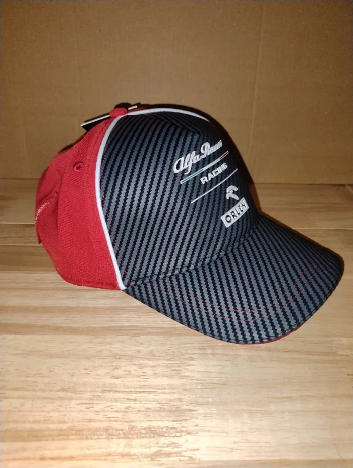 Alfa Romeo casquette pour homme ou femme en taille unique. (Couleurs gris, noir, rouge, et blanc). - photo numéro 2