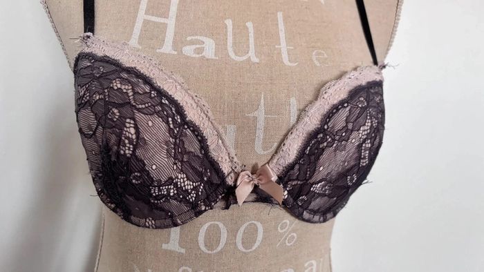 🎀 Soutien gorge rose pale et dentelle grise taille eu 75b FR 90b - photo numéro 2