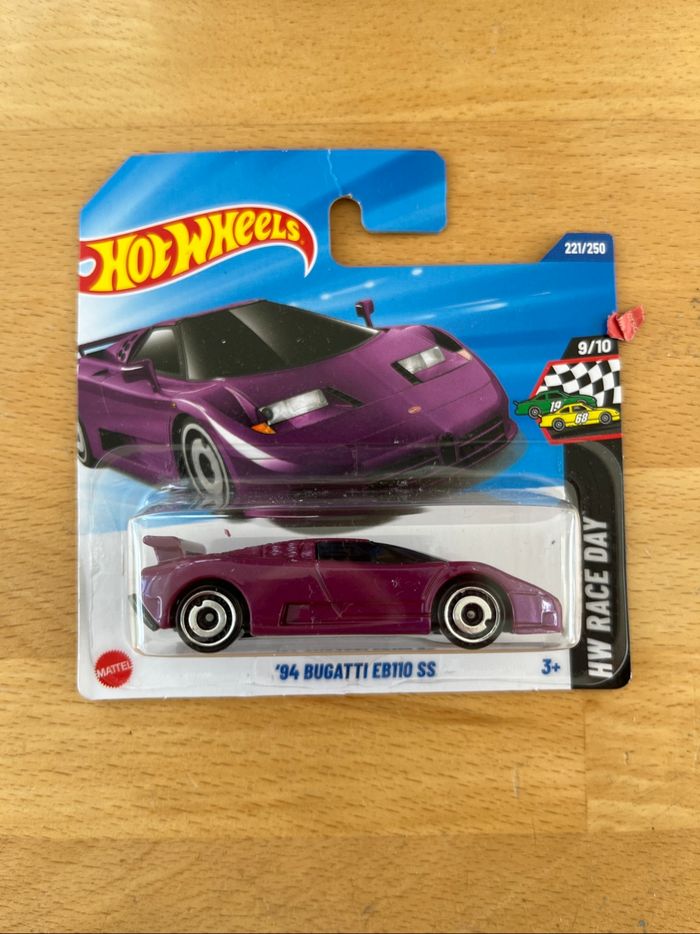 Miniature Hot Wheels Bugatti EB 110 SS