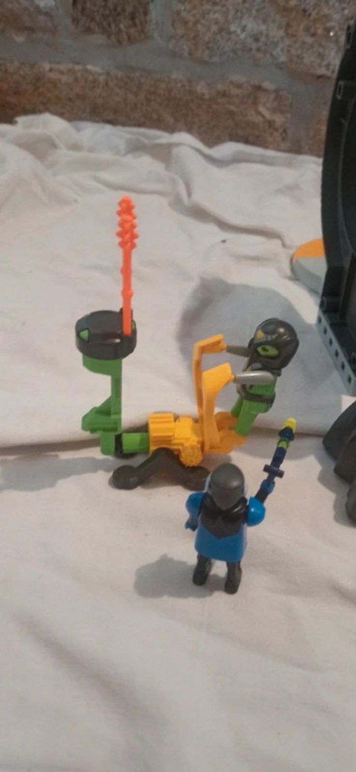 Base avec aliens playmobil - photo numéro 5