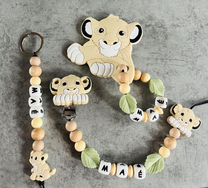 Ensemble attache tétine