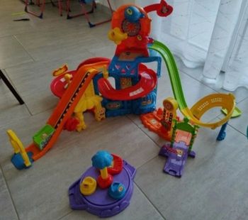Circuit de voiture vtech NEUF