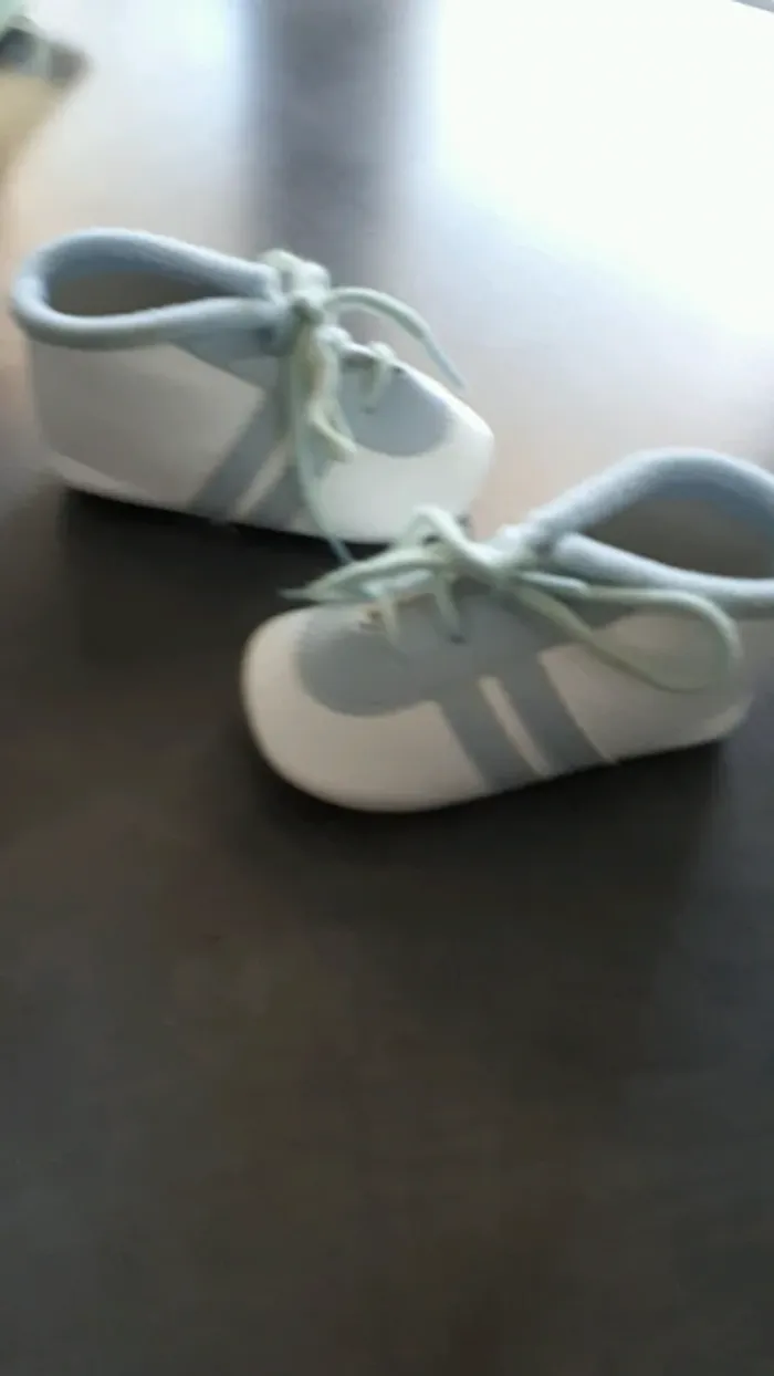Chaussures"aubisou' taille 18(3/6 mois) - photo numéro 2