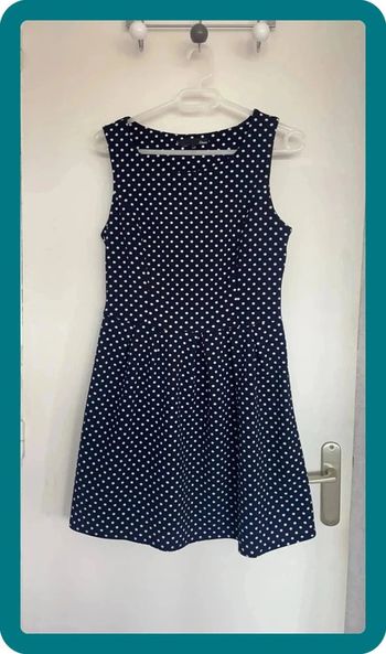 Robe à pois marine