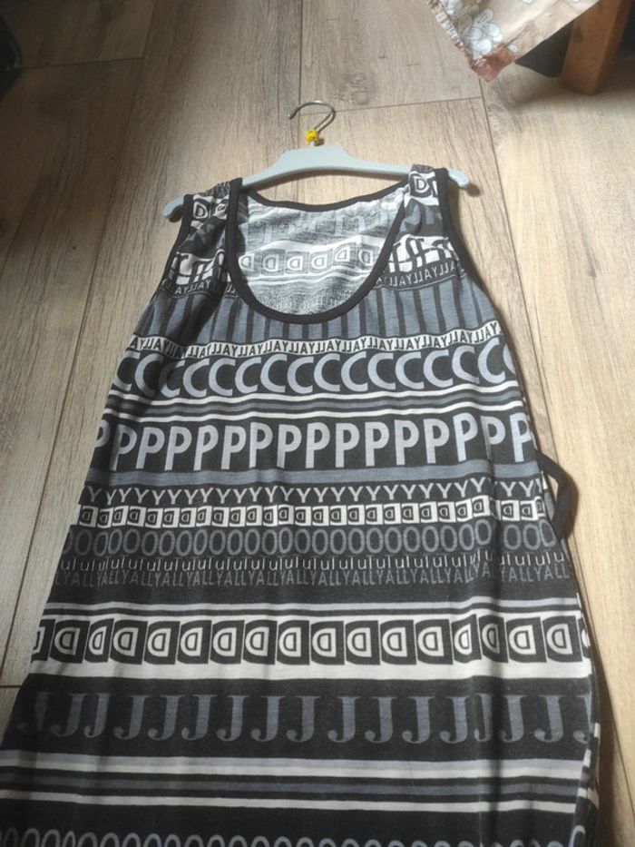 Robe taille 36 - photo numéro 2