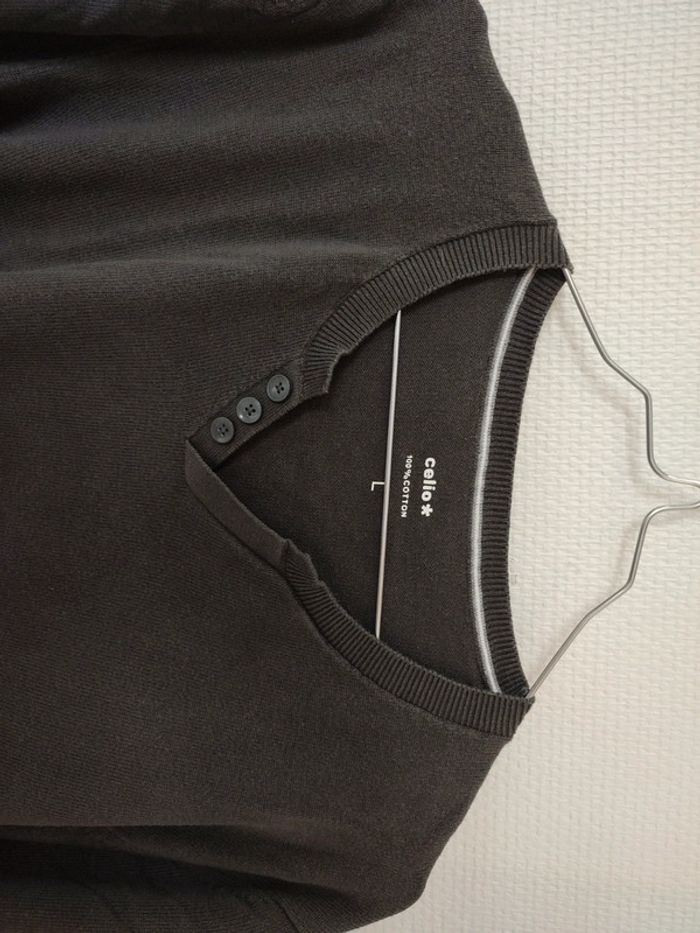 Pull léger col v - photo numéro 3