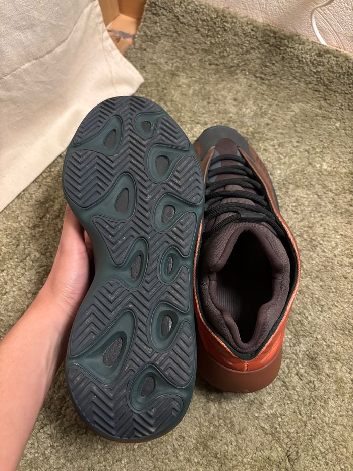 Yeezy 700 V3 Copper Fade - Taille 46 - photo numéro 6