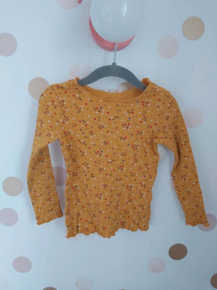 🦋 T shirt DPAM moutarde fleuri 3 ans