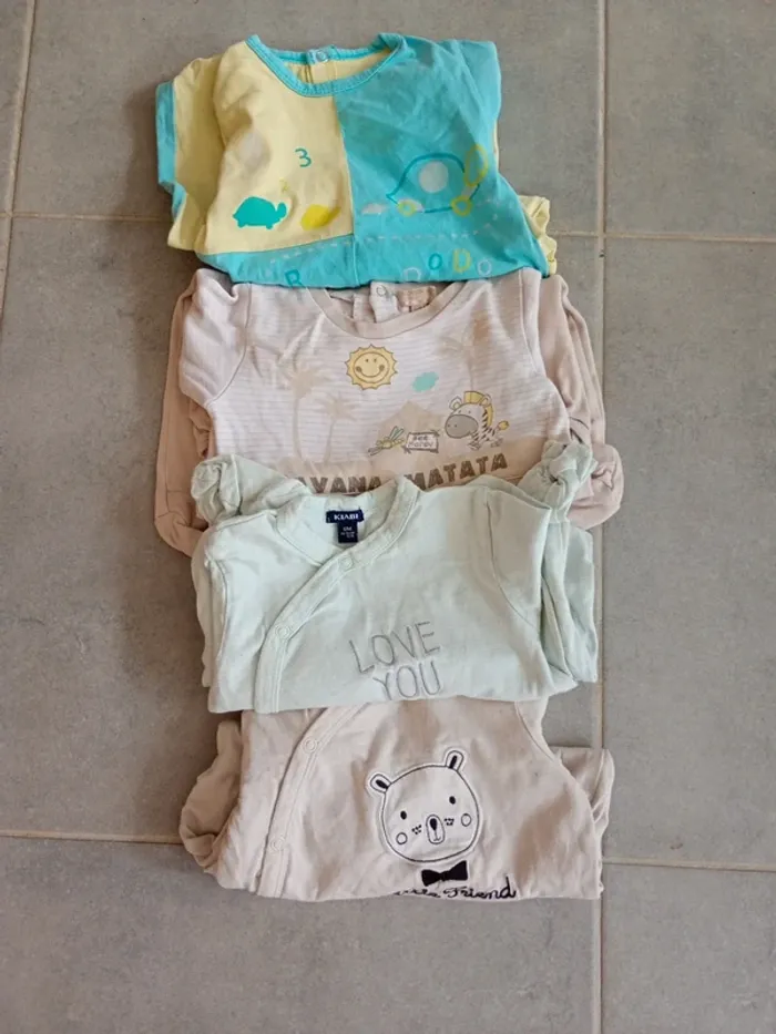 4 pyjamas légers 12 mois