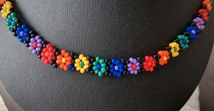 Collier en perles motif fleurs multicolore - photo numéro 2