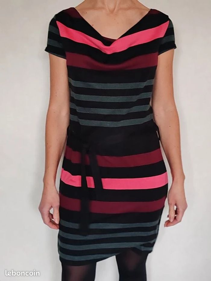 🌹Robe pull rayée moulante - Taille 38 - Cache Cache 🌹 - photo numéro 6