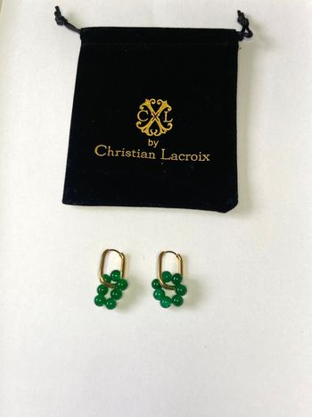 Boucles d'oreilles dorées pampilles vertes by Christian Lacroix