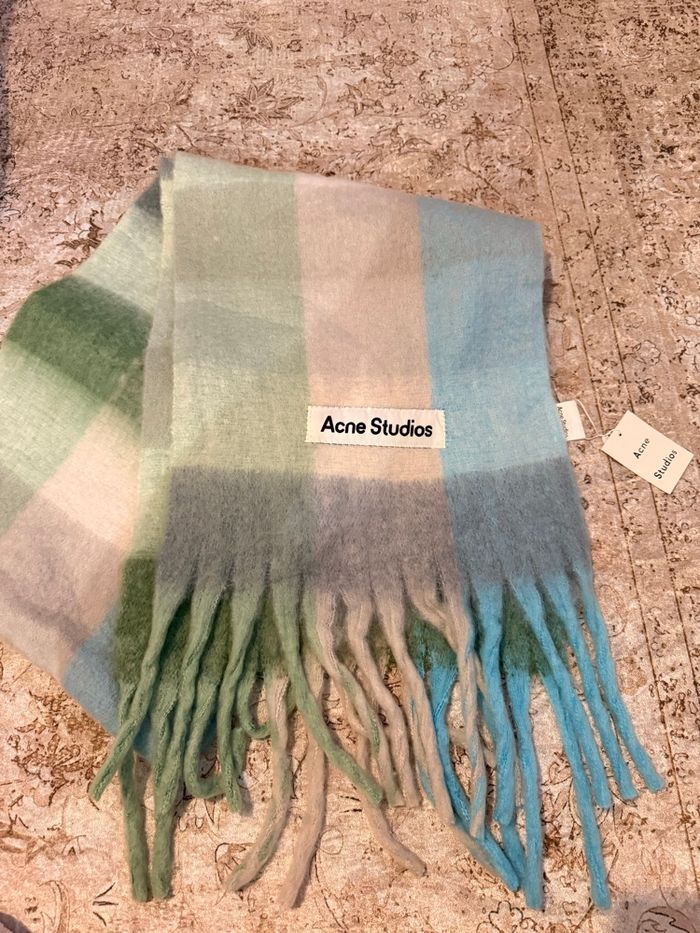 Écharpe Acne Studios - photo numéro 2