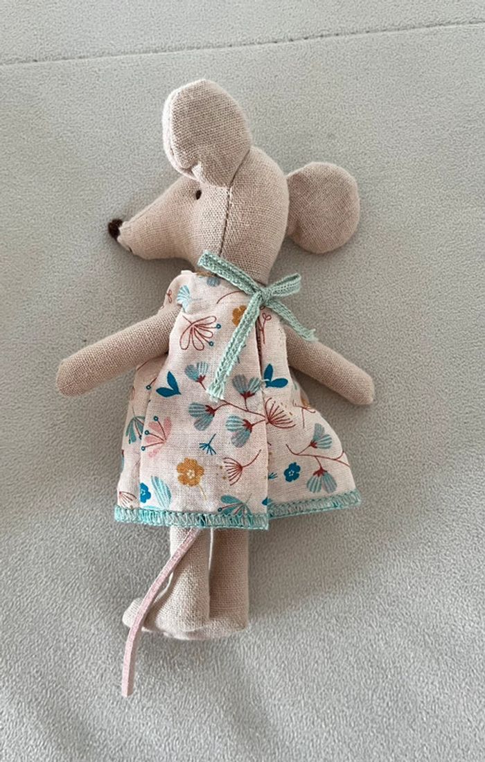 Big sister mouse in matchbox 2018 Maileg - photo numéro 2