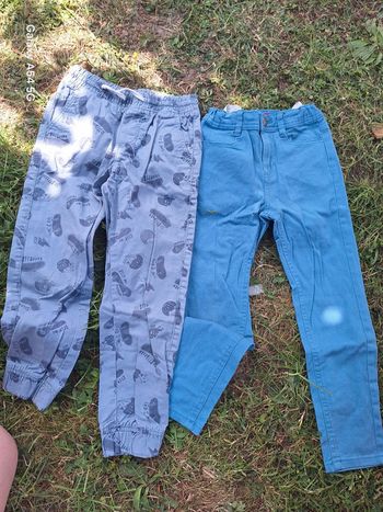 Lot pantalons 7 ans garçon 👦