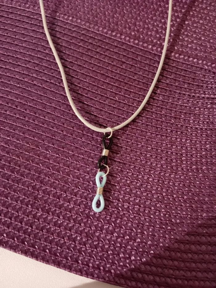 Collier et boucles d'oreilles - photo numéro 2