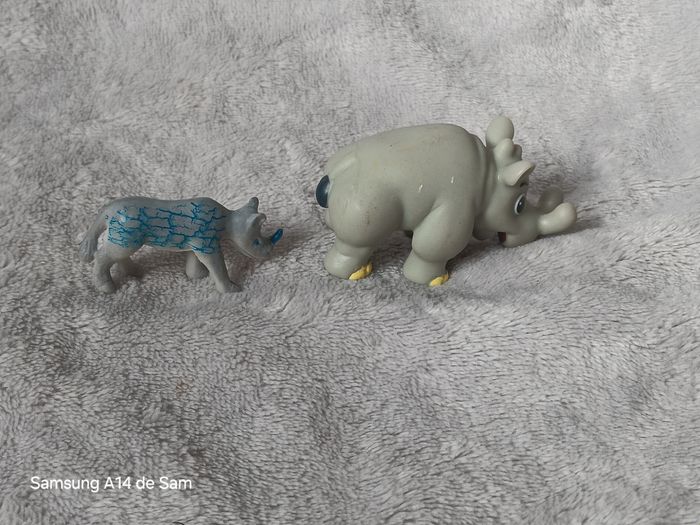 Lot 2 figurine animaux rhinocéros