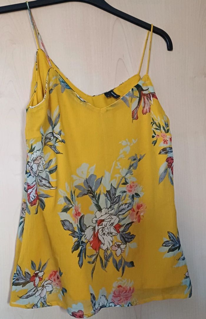 Top vero moda taille small. Neuf