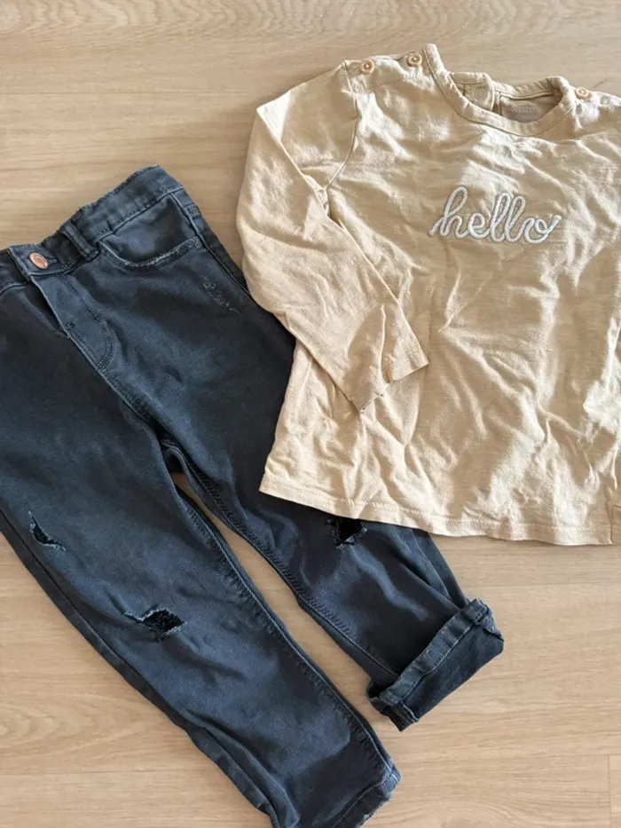 Ensemble T-shirt manches longues et jean slim déchiré - 2/3 ans