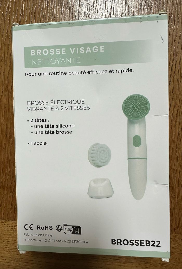 Brosse électrique nettoyante/exfoliante visage ROHS neuve - photo numéro 4