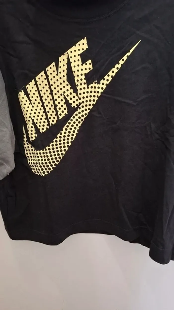T-shirt Nike Taille 122-128cm - photo numéro 4