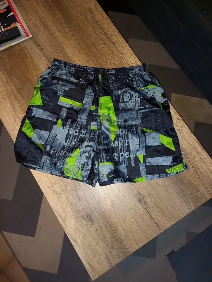 Short polyester