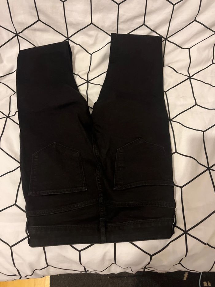 Jean noir - photo numéro 4