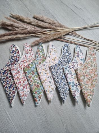 Lot de 7 Bavoirs Bandana 
