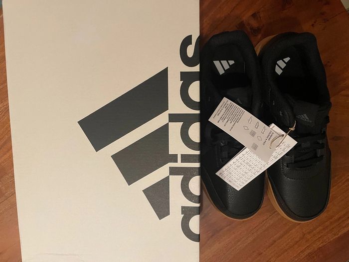 Baskets Adidas training pointure 38,5 - photo numéro 6