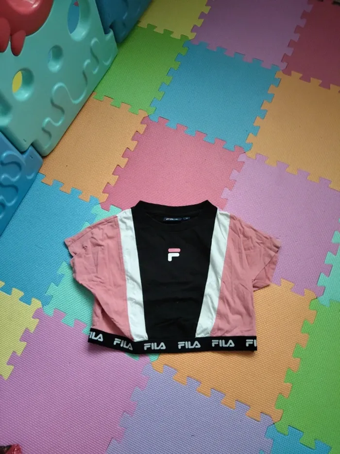 Tee shirt court de sport taille 14 ans