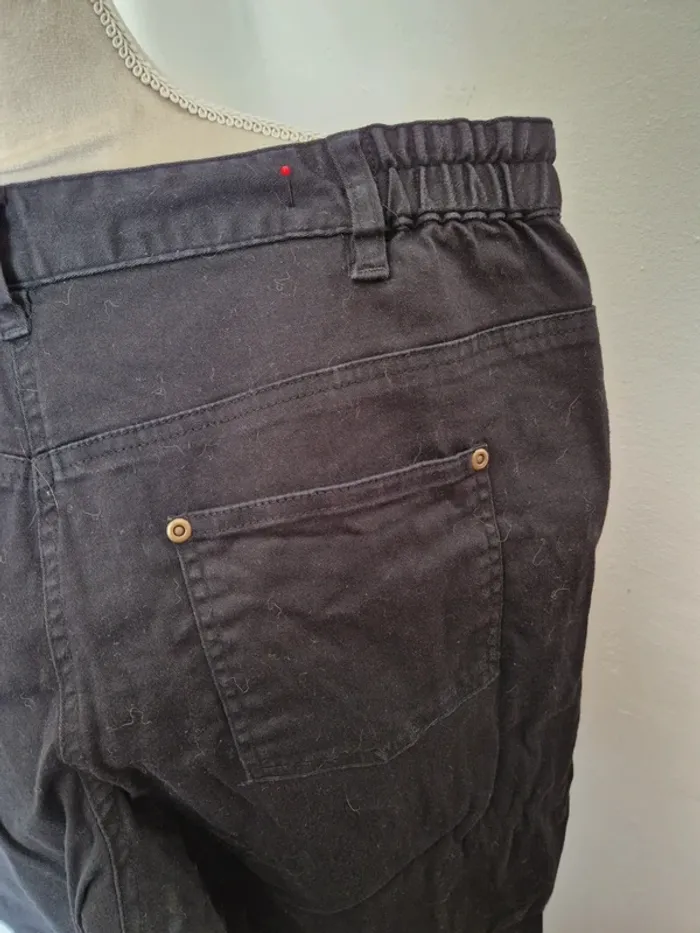 Pantalon 3/4 noir blanche porte taille 46 - photo numéro 4