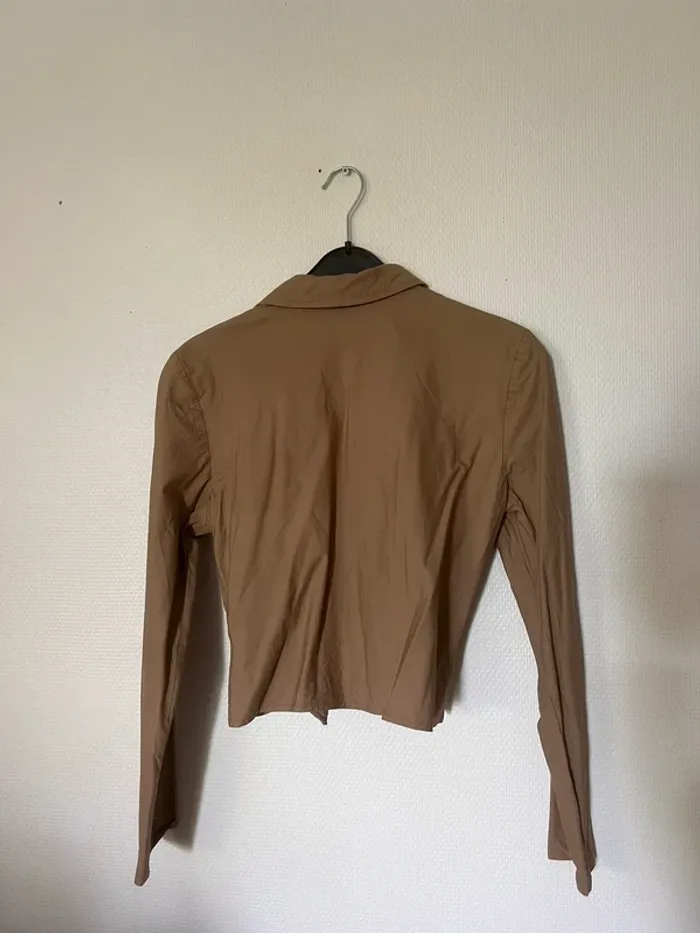 Chemise courte camel avec noeud - photo numéro 5