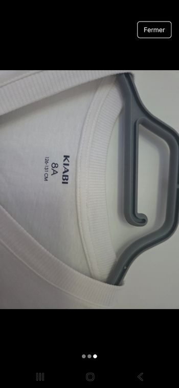 Tee-shirt blanc avec motifs