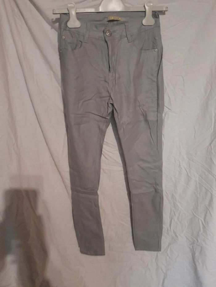 Pantalon skinny gris brillant - photo numéro 2