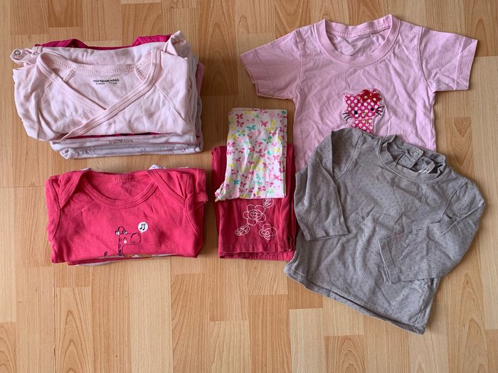 Beau lot 17 vêtements fille 9/12 mois