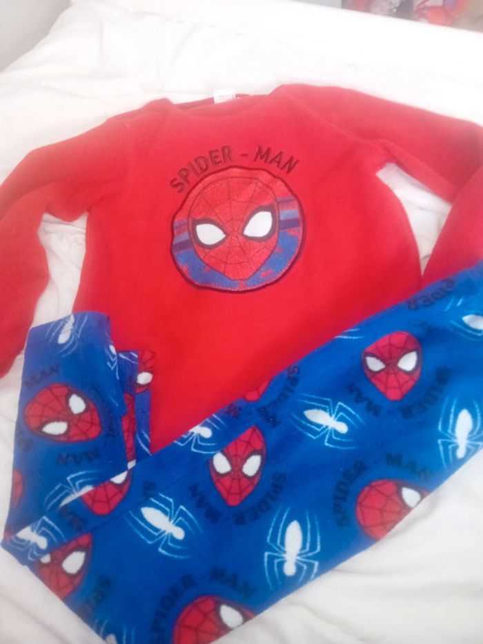 Pyjama spiderman 8 ans