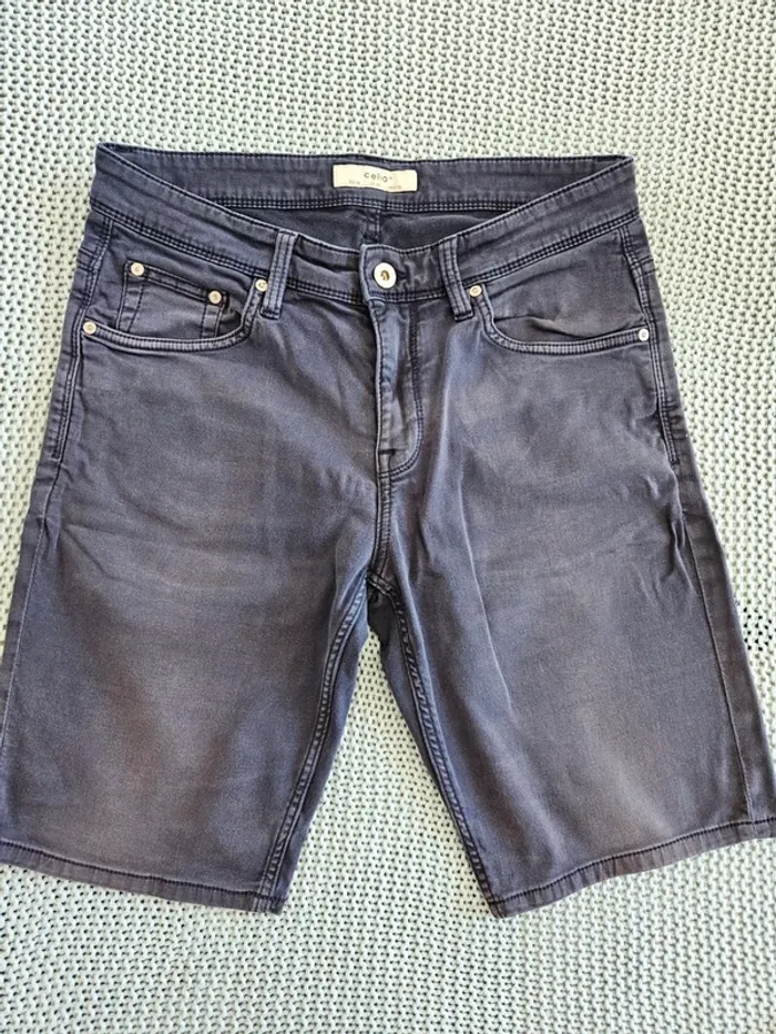 Short bleu