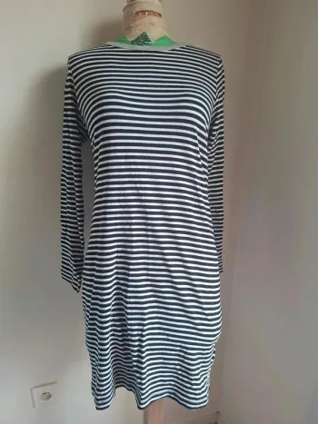 Robe rayée noire et blanc - confort et élégance, neuve, taille M
