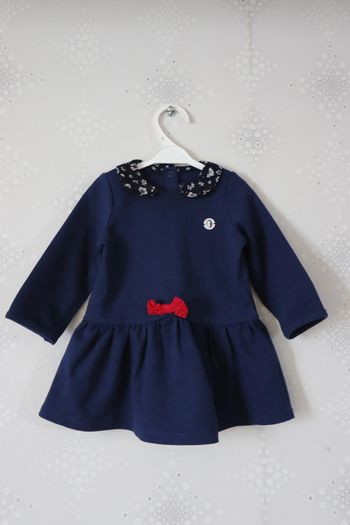 D1628 - Robe marine en 12 mois