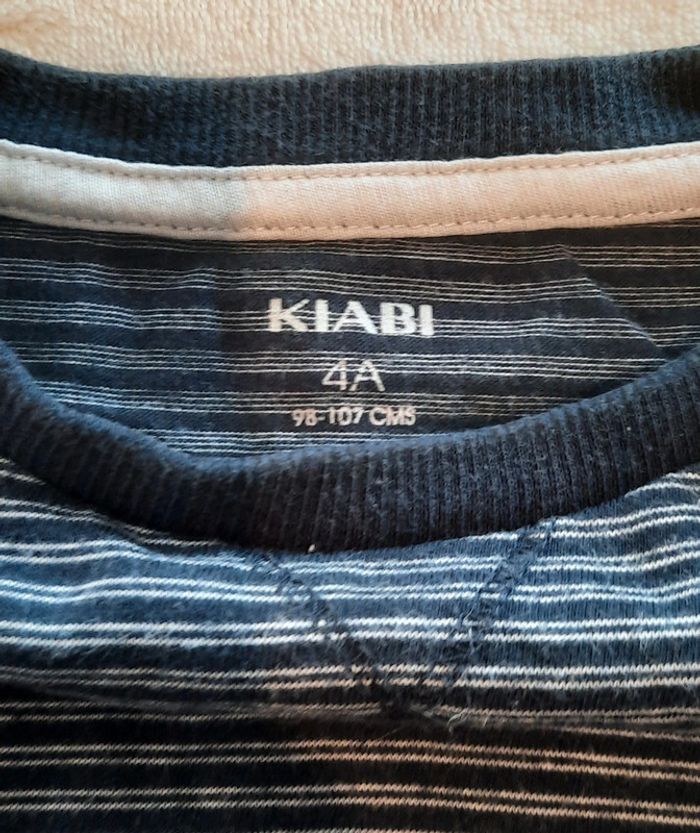 2 T-shirts manche longue 4 ans - photo numéro 3